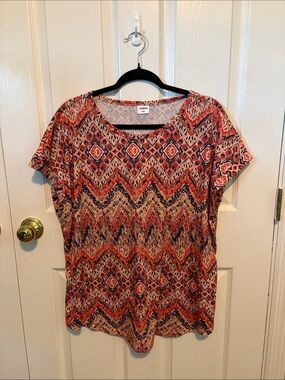 Printed Short Sleeve Women's Tee in Coral and Navy